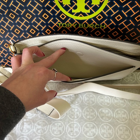 Tory Burch Blake Swingpack Crossbody Bag New Ivory Gold White - Picture 10 of 11